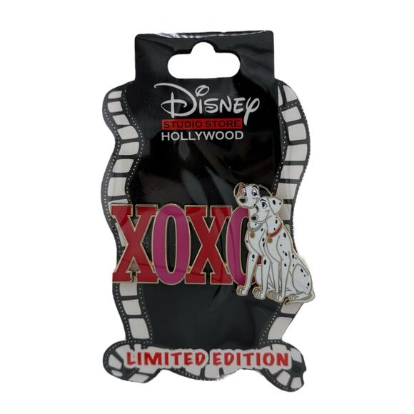 Disney Studio Store Hollywood 101 Dalmatians Pongo Perdita LE 400‎ Pin XOXO NWT - Picture 1 of 2
